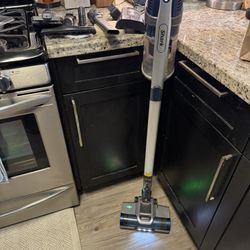 Shark Cordless Vacuum 
