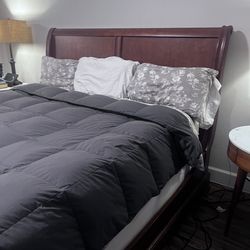 King size sleigh bed and dresser drawers