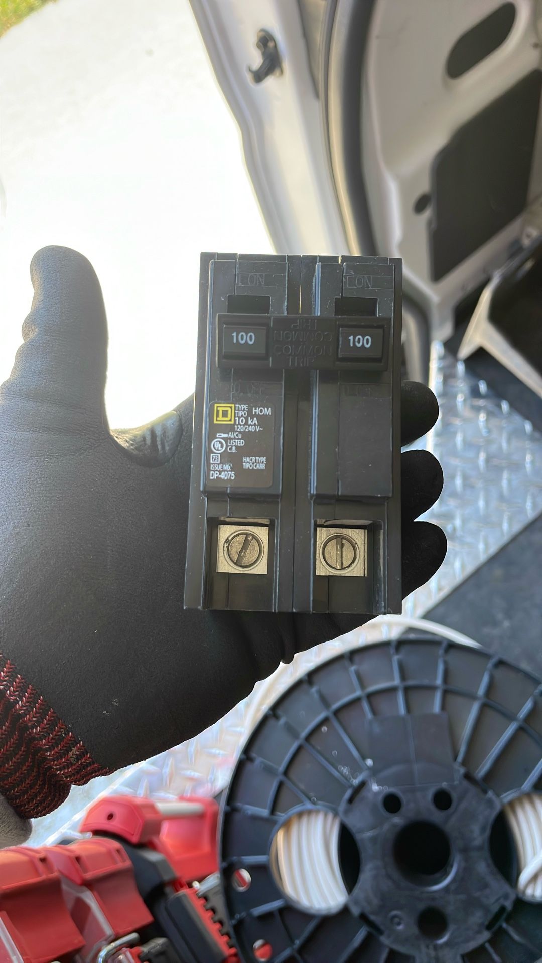 SQUARE D 100 2-pole Breaker New
