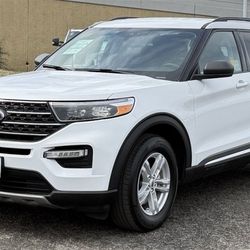 2023 Ford Explorer XLT SUV 