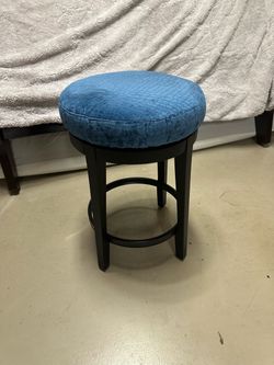 Set of 4 - Blue Swivel Bar Stools