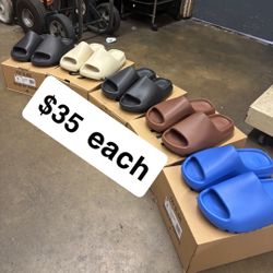 Yeezy Slides 