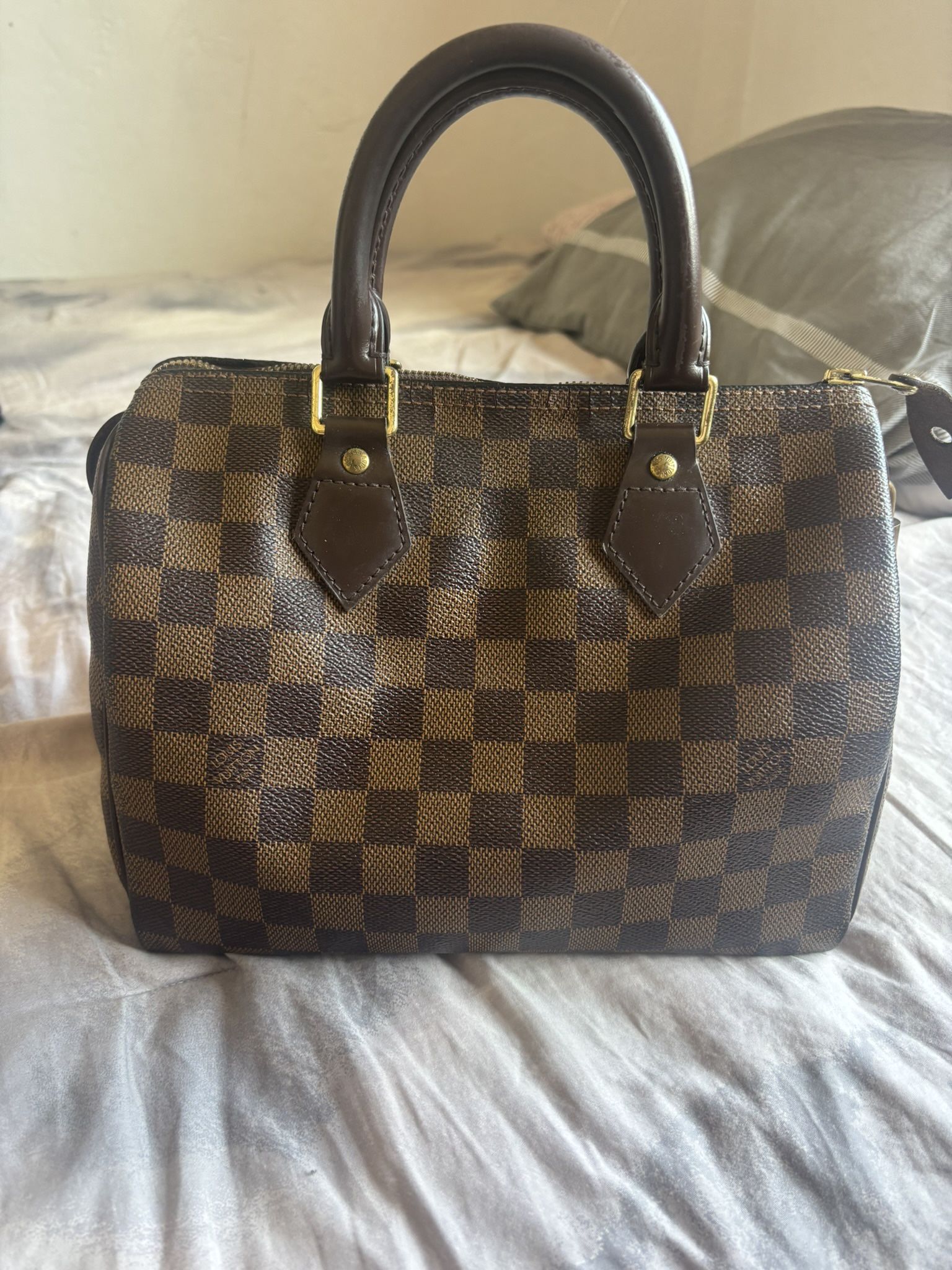 Louis Vuitton Speedy “25” Authentic