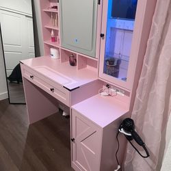 SELLING VANITIES