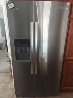 2019 Whirlpool Refrigerator in Fingerprint Resistant Stainless Finish w/ TruCool System