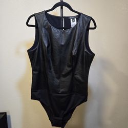 Size XL
Faux Leather Bodysuit
