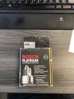 Bosch platinum spark plugs *brand new* (4 plugs)