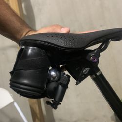 Specialized Swat Mountain Bike Bandit system with C02 Cartridge, Tube, Gun, Pliers, ready to change tubes