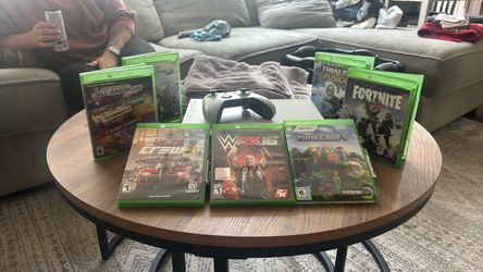 Xbox one with 7 games