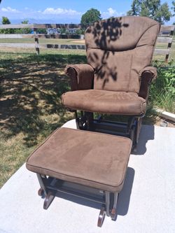 🌟👶 Super Comfy Glider Rocker with Matching Ottoman! 👶🌟