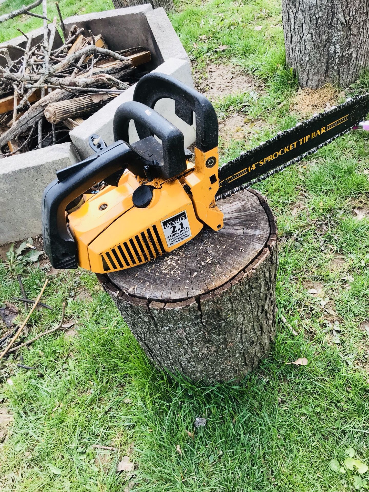 Montgomery Ward 14” chainsaw