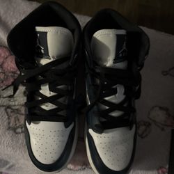 Air Jordan 1 Mid GS