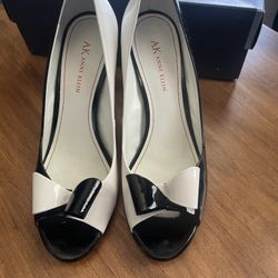 Black And White Heels Size 8.5