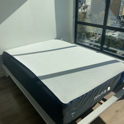 NEED GONE BY 10/18 — Full/Double Nectar Hybrid Mattress
