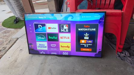 Insignia 39" Class 1080p Smart Roku TV (NS-39DR510NA17)