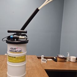 FOUR UNCLES Oil Changer Vacuum Fluid Extractor