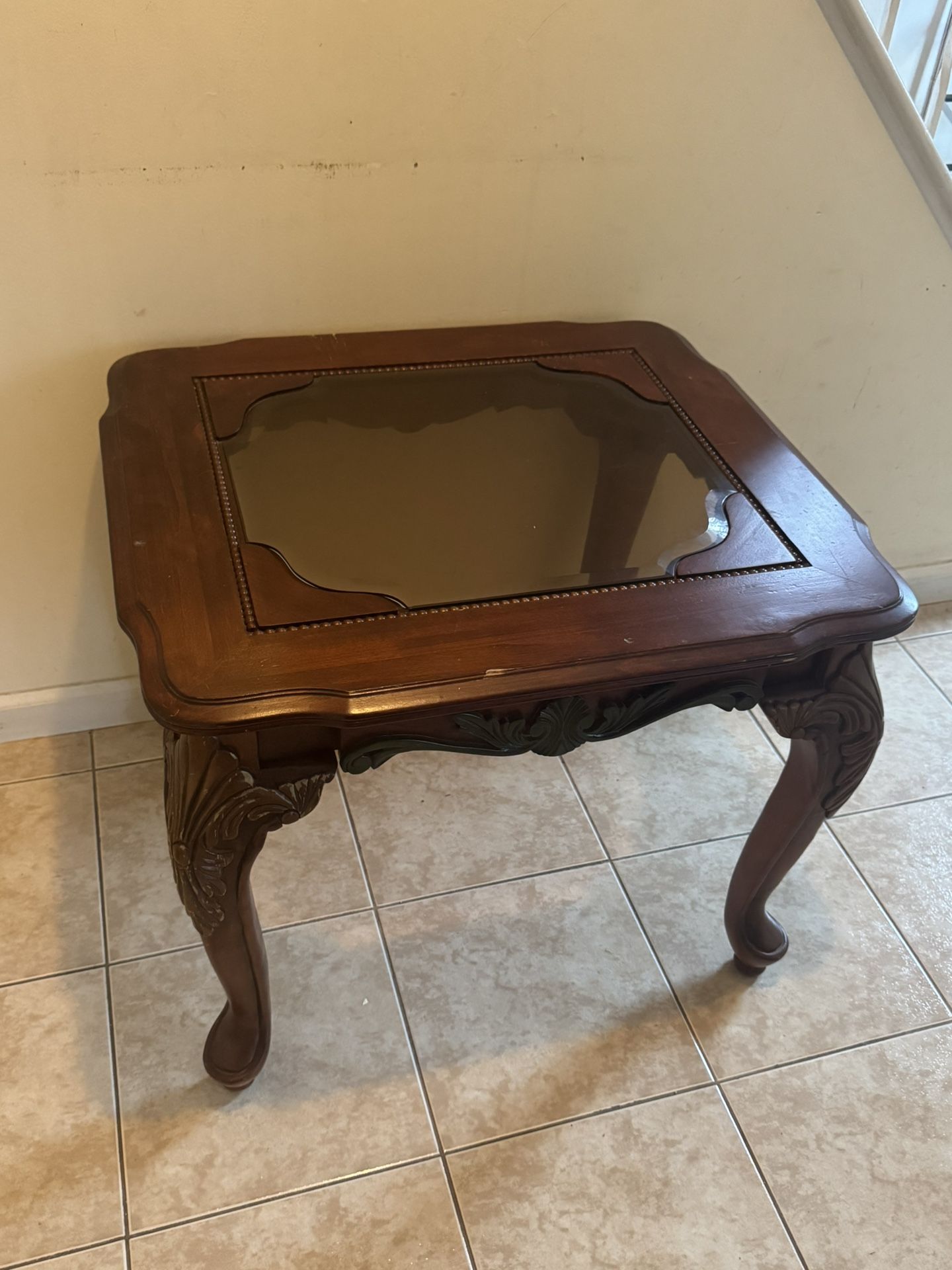 Vintage Wood & Glass Carved End Table – Elegant Antique Look