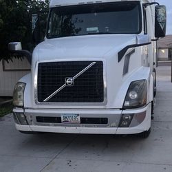 Volvo Semi Truck