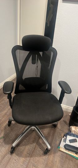 Gaming Office Chair in Black - $100