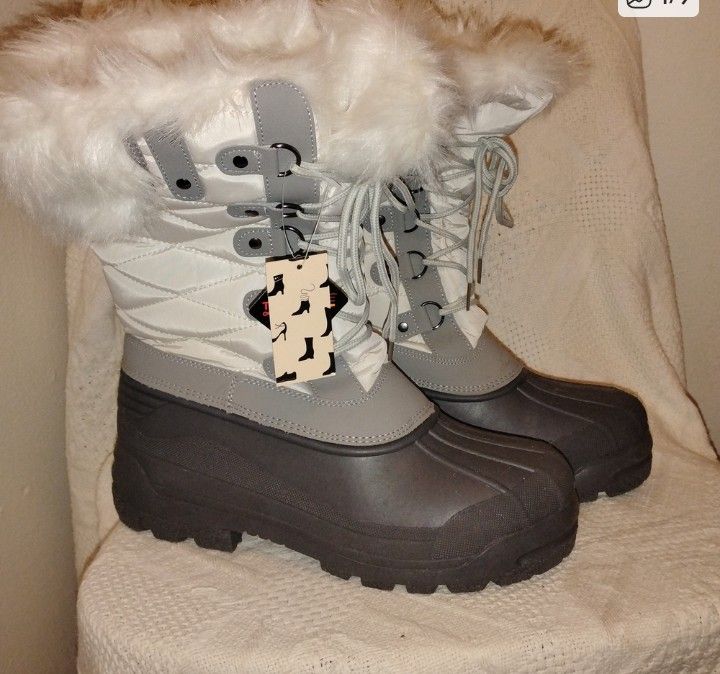 Woman's Winter Fur Boots Size 9