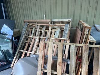 FREE PALLETS