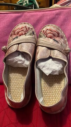 Floral Embroidered Chinese Slip-On Flat Shoes