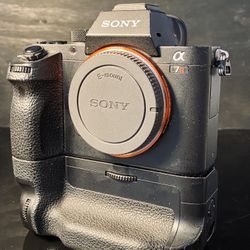 Sony a7r II Body with 2-Battery Grip (Screen Is Clean)