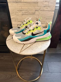 Like new Nike Air Max 270 React, white, men's size 10 - Oracle Aqua Ghost Green)
