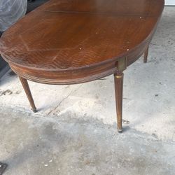 Solid Wood Table With 2 Extension 