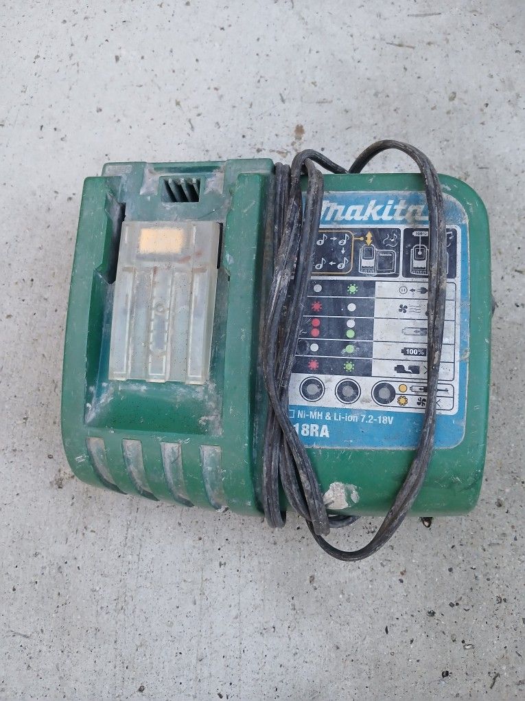 Cargador Makita 18v