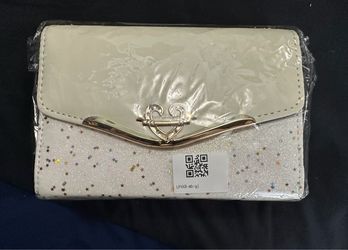 NEW Ivory Glitter Star Purse Gold Chain Heart Clasp