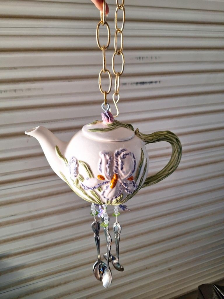 Pretty Wind Chime Teapot