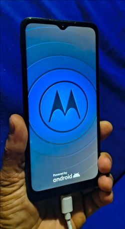 2 Motorola smartphone $60 for both