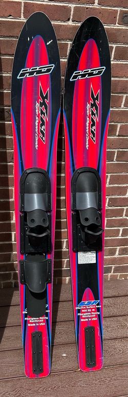 Water skis