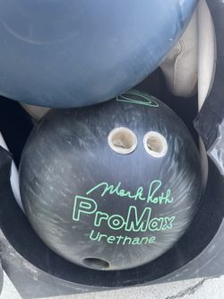2 Bowling Ball Set