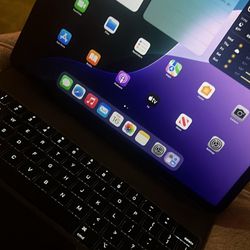 iPad Pro WiFi 12.9 With Keyboard And Pencil 