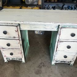 Table With 6  Drawers