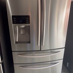 Samsung Standard-Depth 28.15-cu ft 4-Door French Door Refrigerator