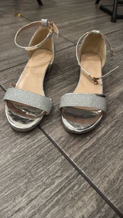 Silver Mini Heels for Formal Events🩶