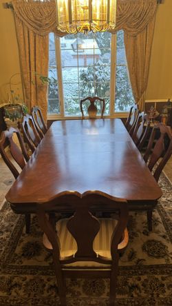 Dining Room Table With Eight Chairs