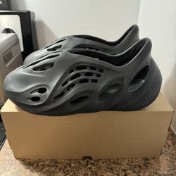 Yeezy Foam Runner Onyx Size 12 