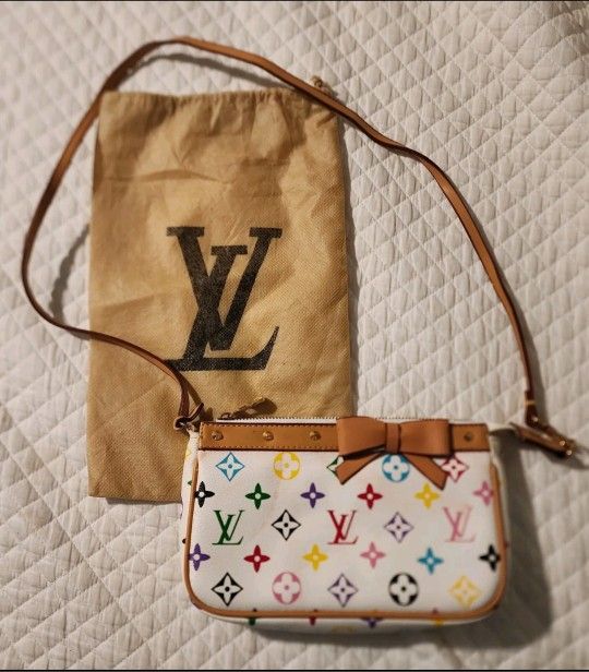 LOUIS VUITTON PURSE