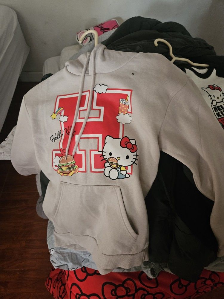 Hello Kitty Sweatshirt/hoodie 