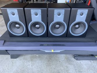 Pair of M-Audio bx8 speakers available