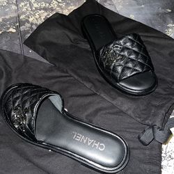 Chanel Black Leather Mules for Sale in Sanford, FL - OfferUp