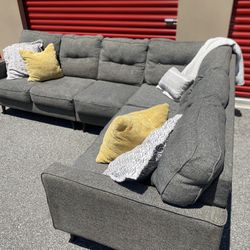 Grey Tufted Sectional Couch For Sale With Deliver Available🚚‼️🚚‼️
