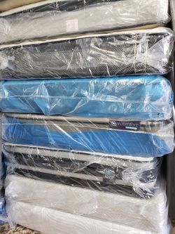 Matress queen memory foam New