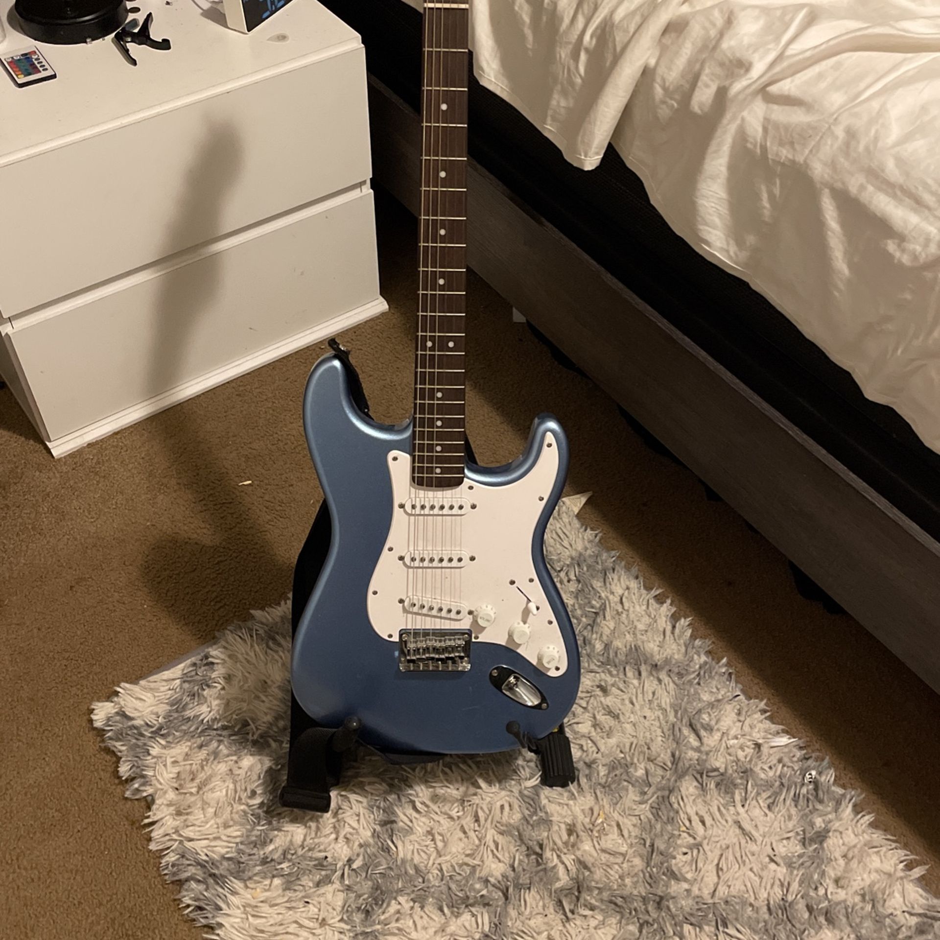 fender electric guitar