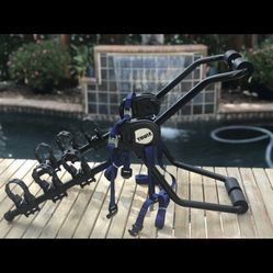 Thule Passage 3-bike trunk bicycle rack black.  Model: 911XT