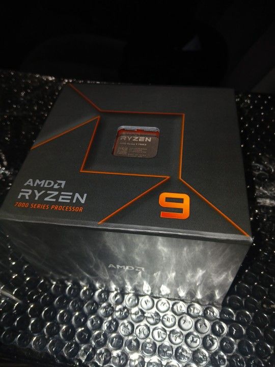 AMD Ryzen™ 9 7900X Desktop Processor (NEW)